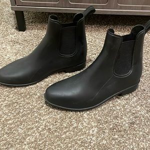 A New Day, size 8, short black leather boots